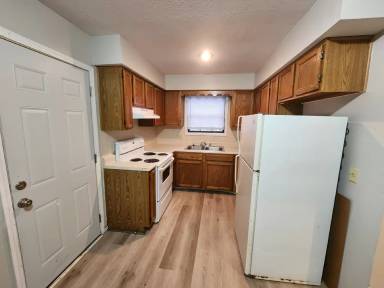 Main picture of 531 N Oak Grove Ave