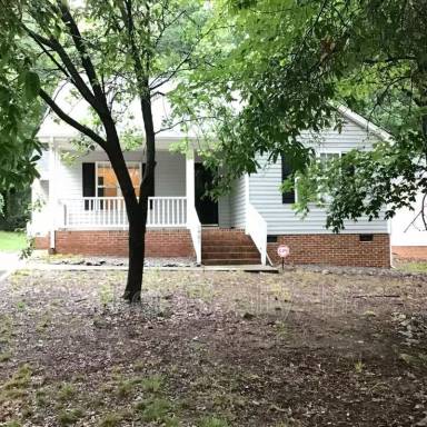 Main picture of 1401 E Lenoir St