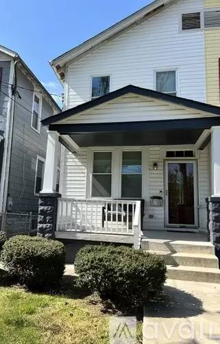 Main picture of 509 Montana Ave NE