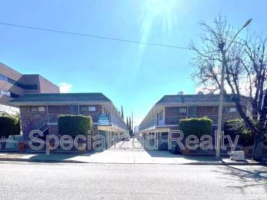 Main picture of 336 E Providencia Ave