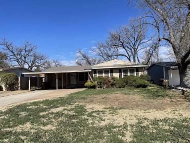 Main picture of 2704 Colorado Ave