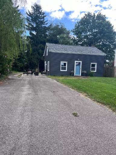 Main picture of 230 Center Grange Rd