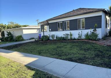 Main picture of 504 W 64th Pl