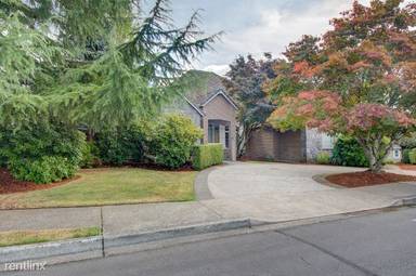Main picture of 2825 NW Lacamas Dr