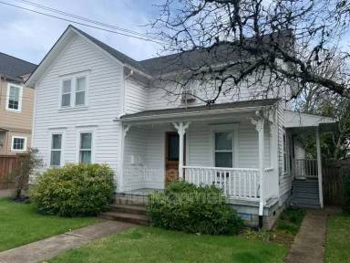 Main picture of 227 NW 17th St