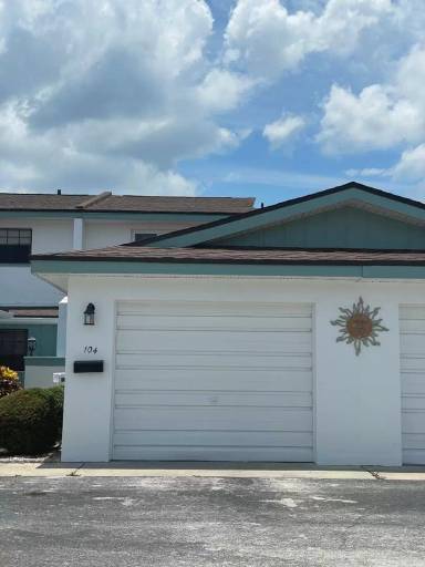 Main picture of 104 Kings Way
