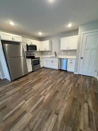 Main picture of 105 Saint Lawrence St