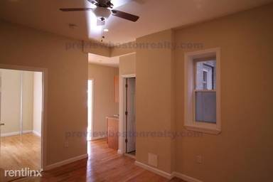 Main picture of 1189 Commonwealth Ave