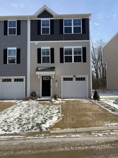 Main picture of 784 Pine Spring Dr