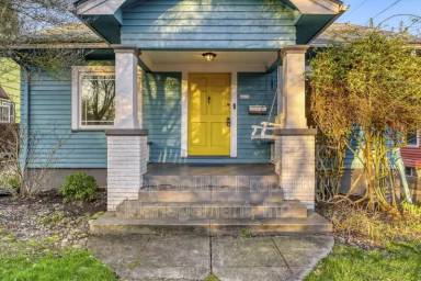 Main picture of 4413 NE 33rd Ave