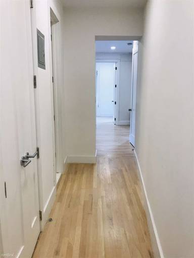 Main picture of 111 S Oxford St
