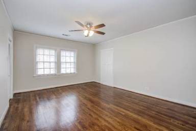 Main picture of 2107 University Blvd