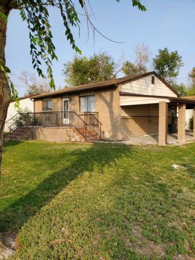 Main picture of 7850 Hollywood St