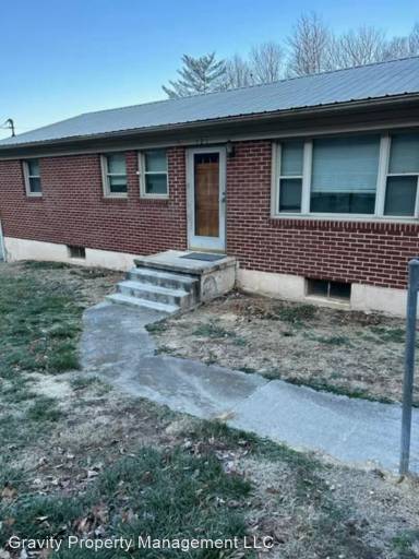 Main picture of 121 River Rd