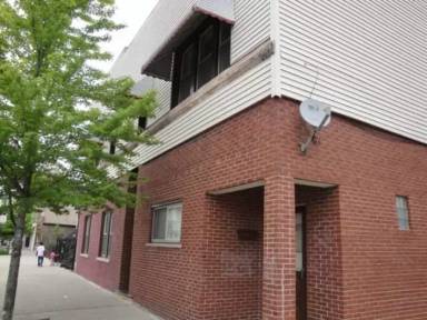 Main picture of 2323 S Leavitt St
