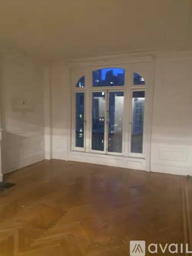 Main picture of 200 W 58th St
