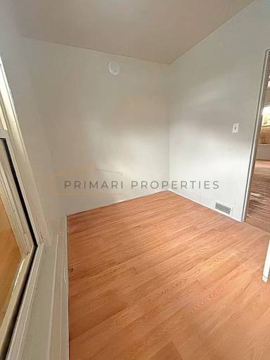 Main picture of 327 Rowland St