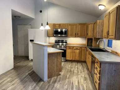 Main picture of 264 Hawk Rd
