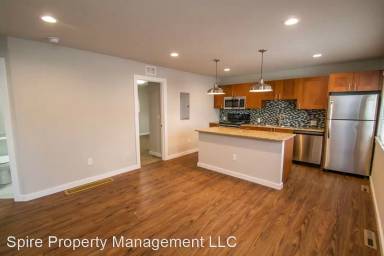 Main picture of 2900 Marine St