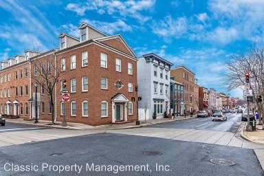 Main picture of 141 S Market St