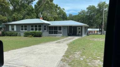Main picture of 102 Fernwood St
