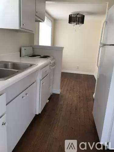 Main picture of 937 N Pontiac Trl