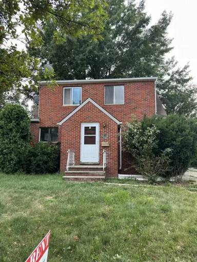 Main picture of 944 E 245th St