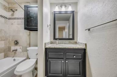 Main picture of 8601 Park Ln