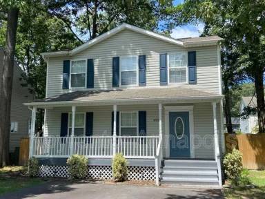 Main picture of 4954 Elm St