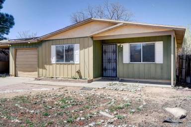 Main picture of 517 Ida Pl NE
