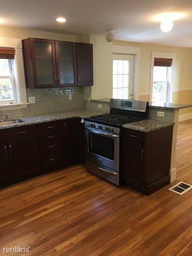 Main picture of 43 Hackensack Rd