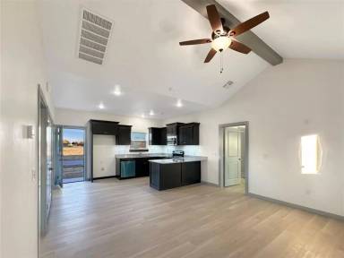Main picture of 2010 Willow Pl