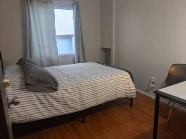 Main picture of 934 S Lake St