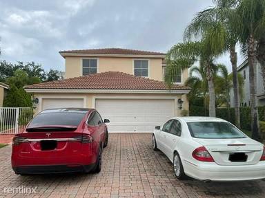 Main picture of 4912 Victoria Cir