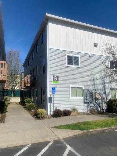 Main picture of 217 NE 146th Ave