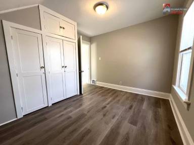 Main picture of 640 S 69th St