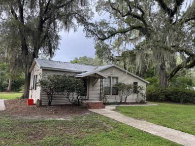 Main picture of 4025 SW 20th Dr