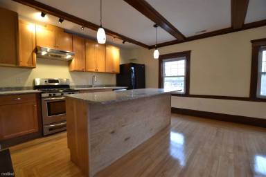 Main picture of 35 Henshaw St