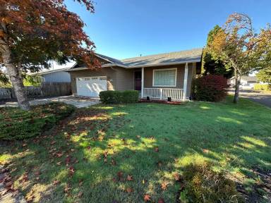 Main picture of 576 S 35th St