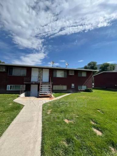 Main picture of 465 E 535 S