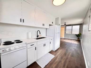 Main picture of 722 University Ave