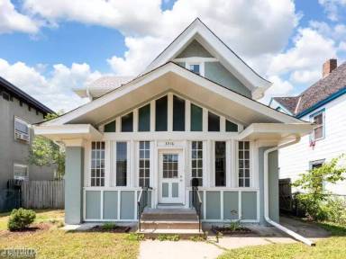 Main picture of 3316 Chicago Ave