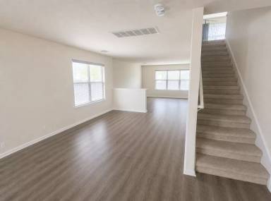 Main picture of 8016 Rosespur Park