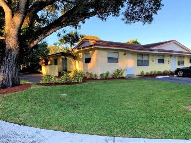 Main picture of 7827 NW 39th Ct