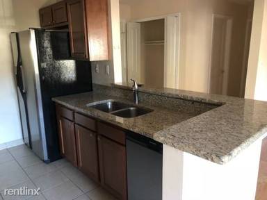 Main picture of 2715 E Maple Rd