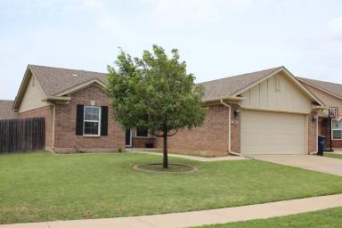 Main picture of 2801 NW 184th St