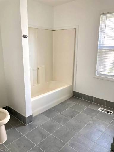 Main picture of 3348 John Daly St