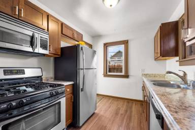 Main picture of 2613 University Ave
