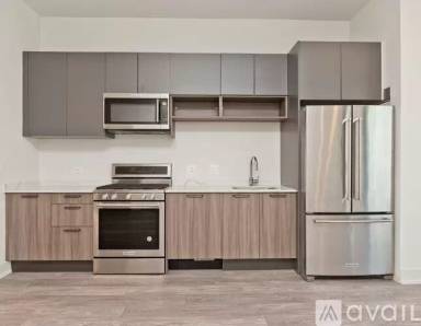Main picture of 853 N Larrabee St