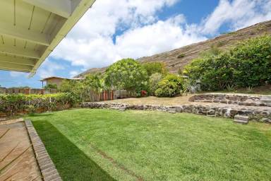 Main picture of 735 Kapulena Loop